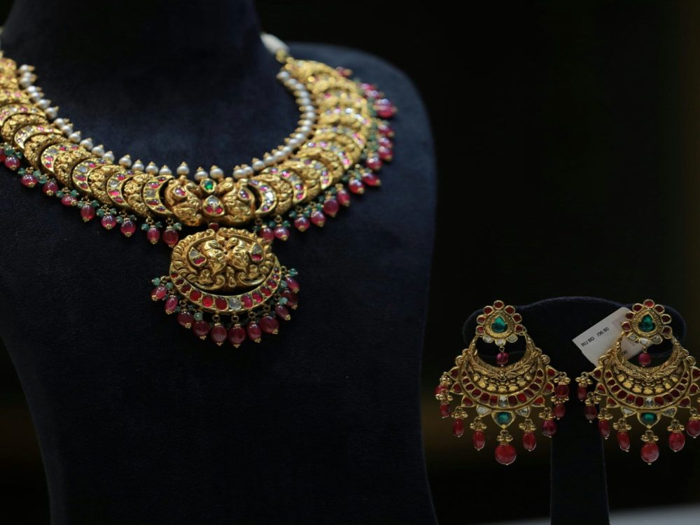 hiya-jewellery-KOEX6sdij9w-unsplash